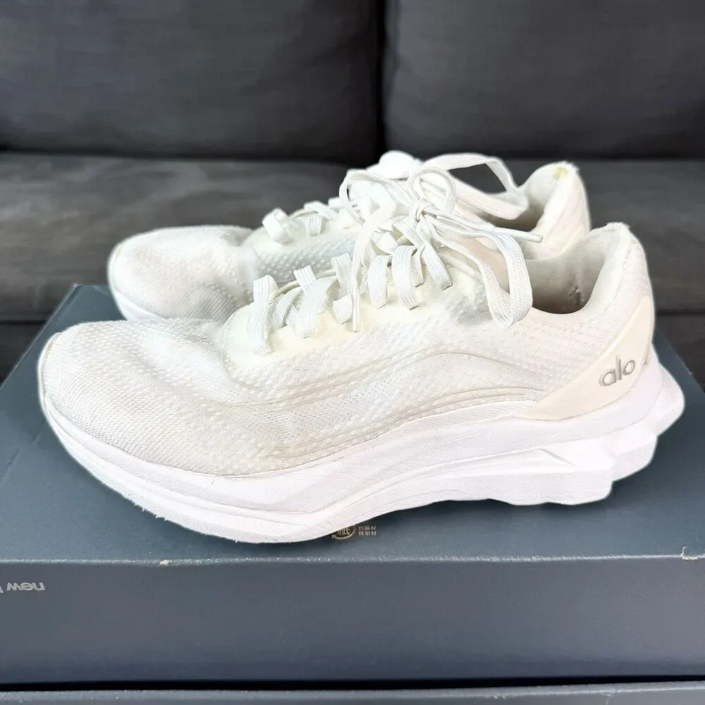 ALO Runner White Lace-Up Low Top Running Sneakers Women's Size 8